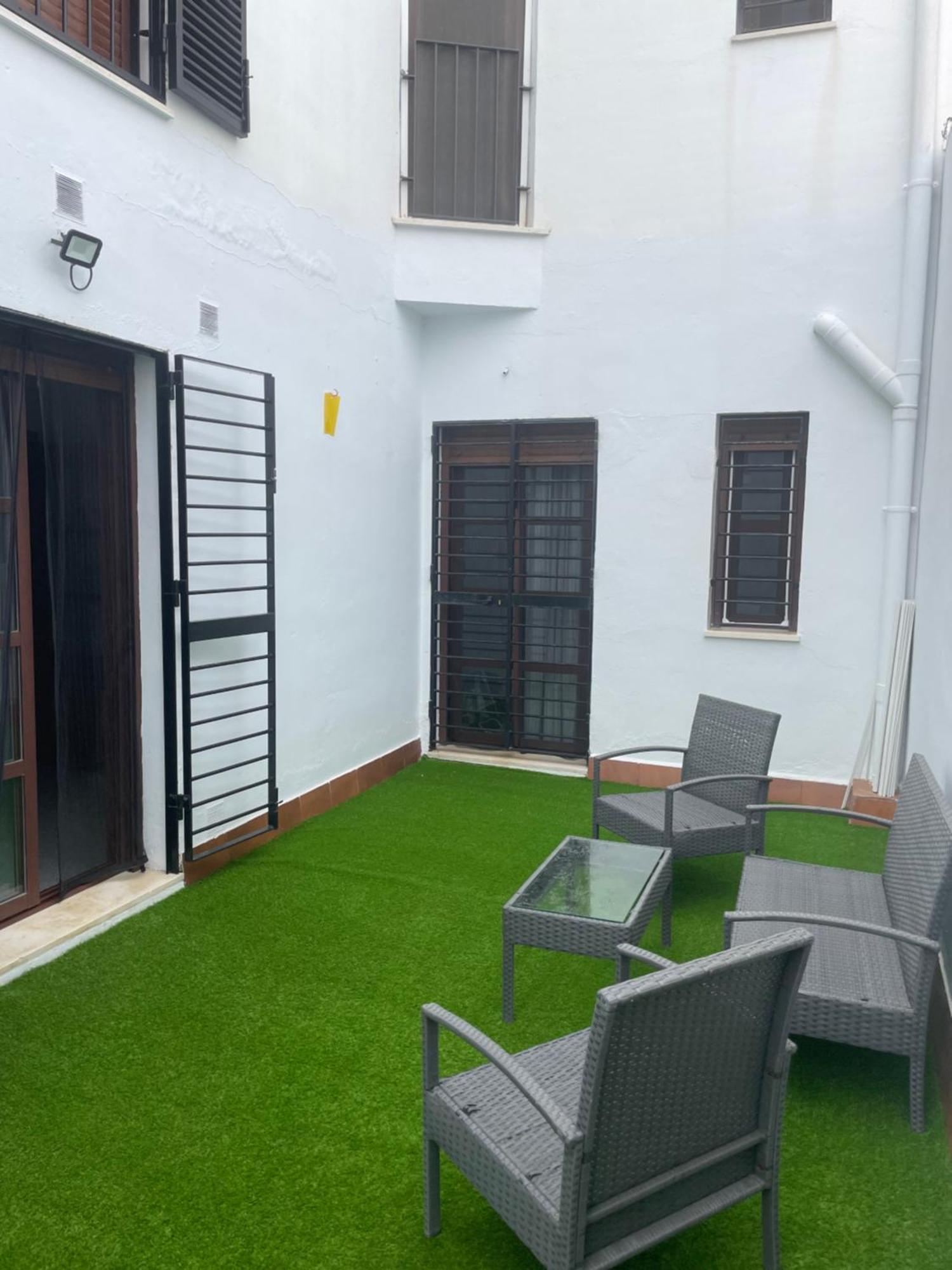 Piso En El Centro De Huelva Silencioso Y Con Gran Patio, Calle La Paz Buitenkant foto